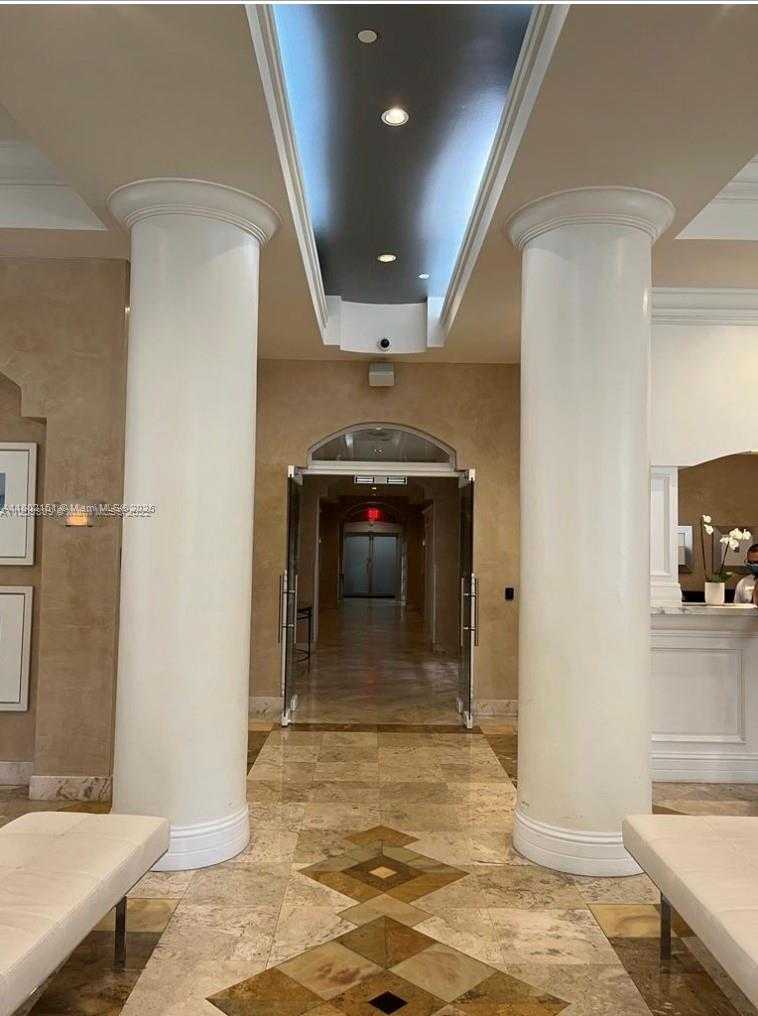 Small Image of 770 CLAUGHTON ISLAND DR #809, Miami Number 31