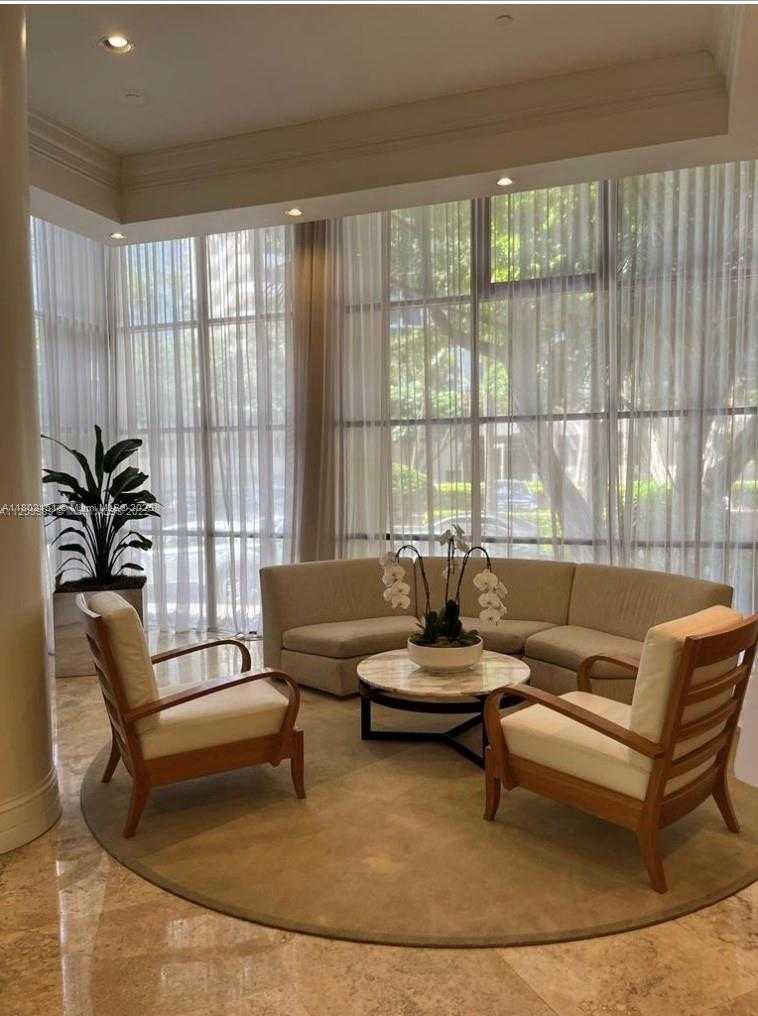 Small Image of 770 CLAUGHTON ISLAND DR #809, Miami Number 32