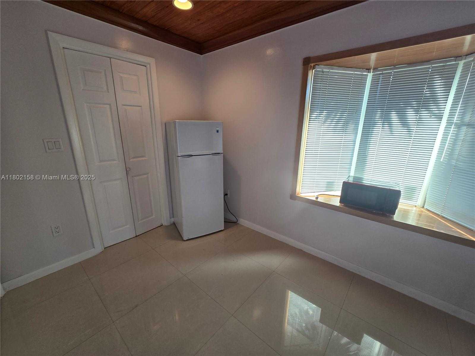 Small Image of 19261 SOUTH WEST 118TH CT, Miami Number 10