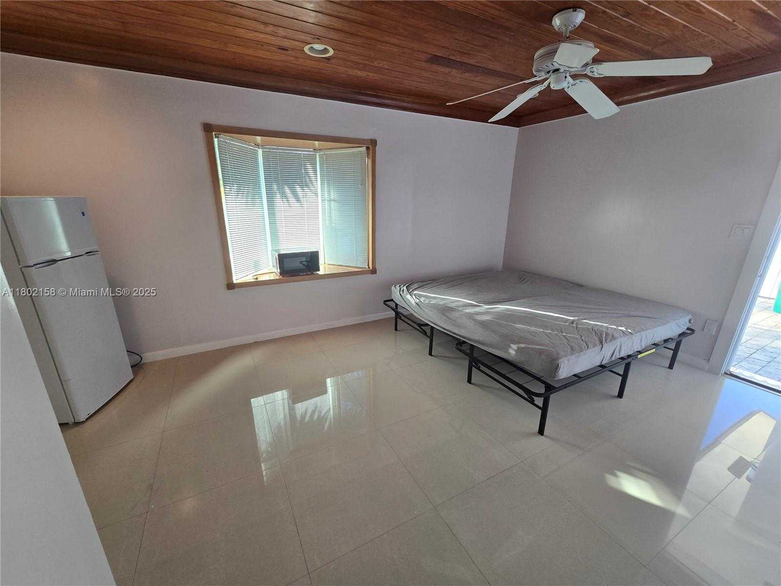 Small Image of 19261 SOUTH WEST 118TH CT, Miami Number 14