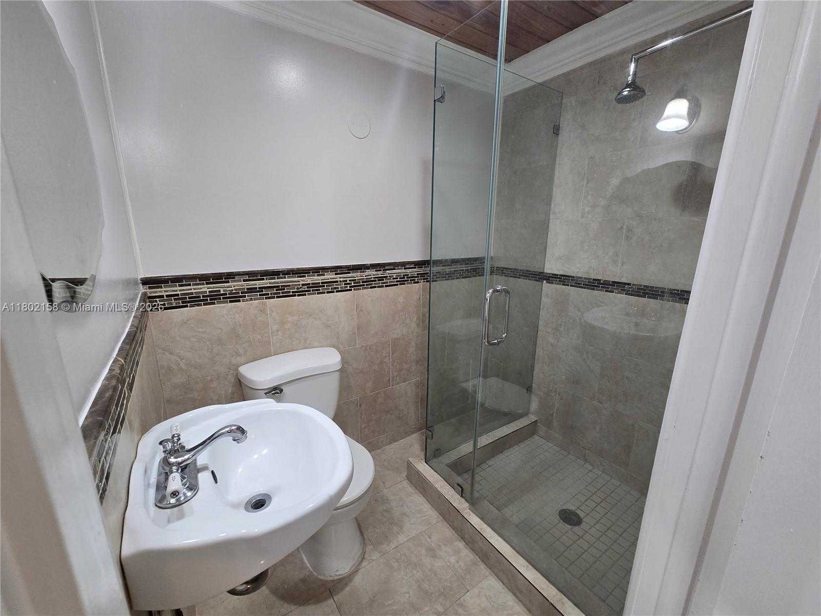 Small Image of 19261 SOUTH WEST 118TH CT, Miami Number 5