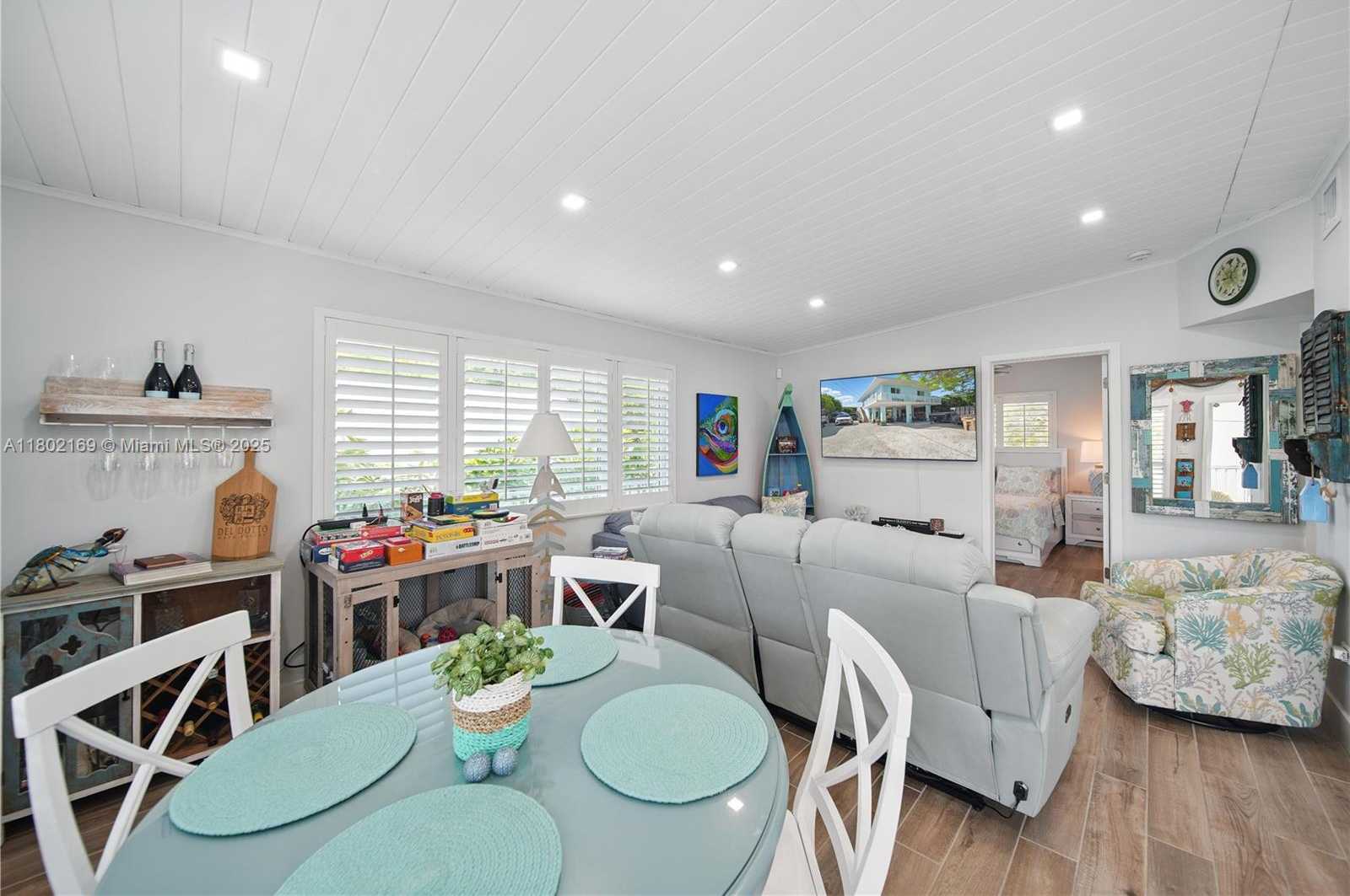 Small Image of 95401 OVERSEAS HWY #95401, Key Largo Number 13