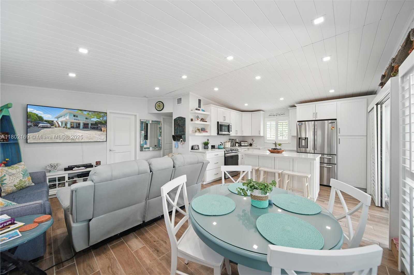 Small Image of 95401 OVERSEAS HWY #95401, Key Largo Number 19