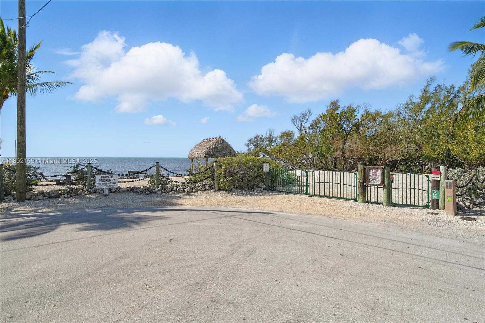 Small Image of 95401 OVERSEAS HWY #95401, Key Largo Number 29