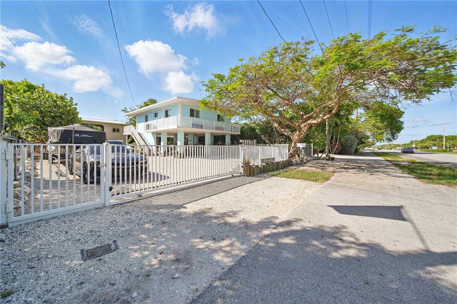 Small Image of 95401 OVERSEAS HWY #95401, Key Largo Number 4