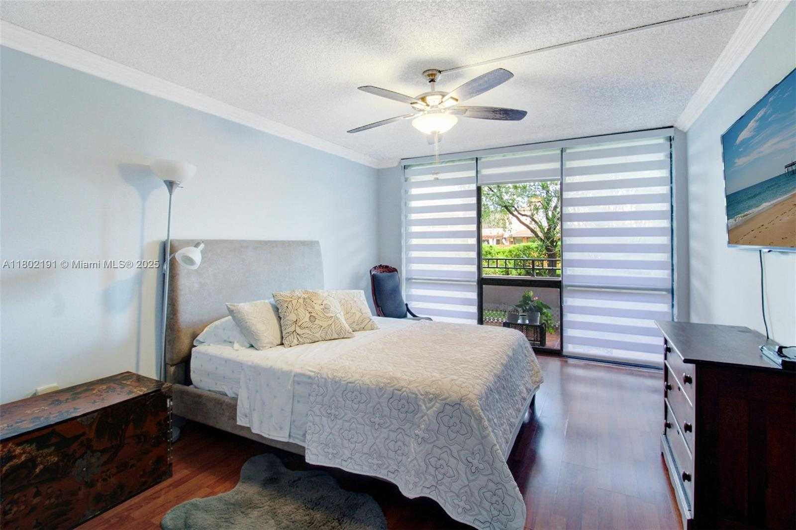 Small Image of 13951 KENDALE LAKES CIR #103A, Miami Number 10
