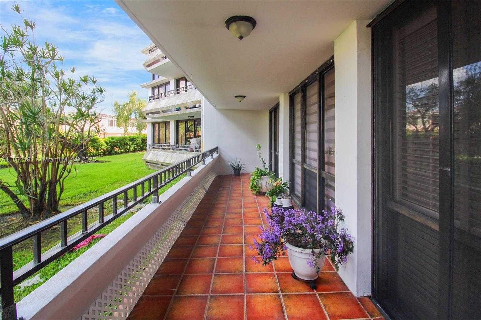 Small Image of 13951 KENDALE LAKES CIR #103A, Miami Number 15