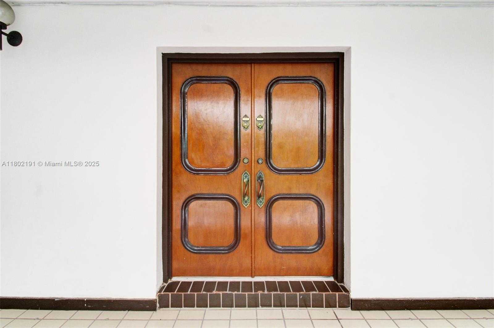 Small Image of 13951 KENDALE LAKES CIR #103A, Miami Number 16