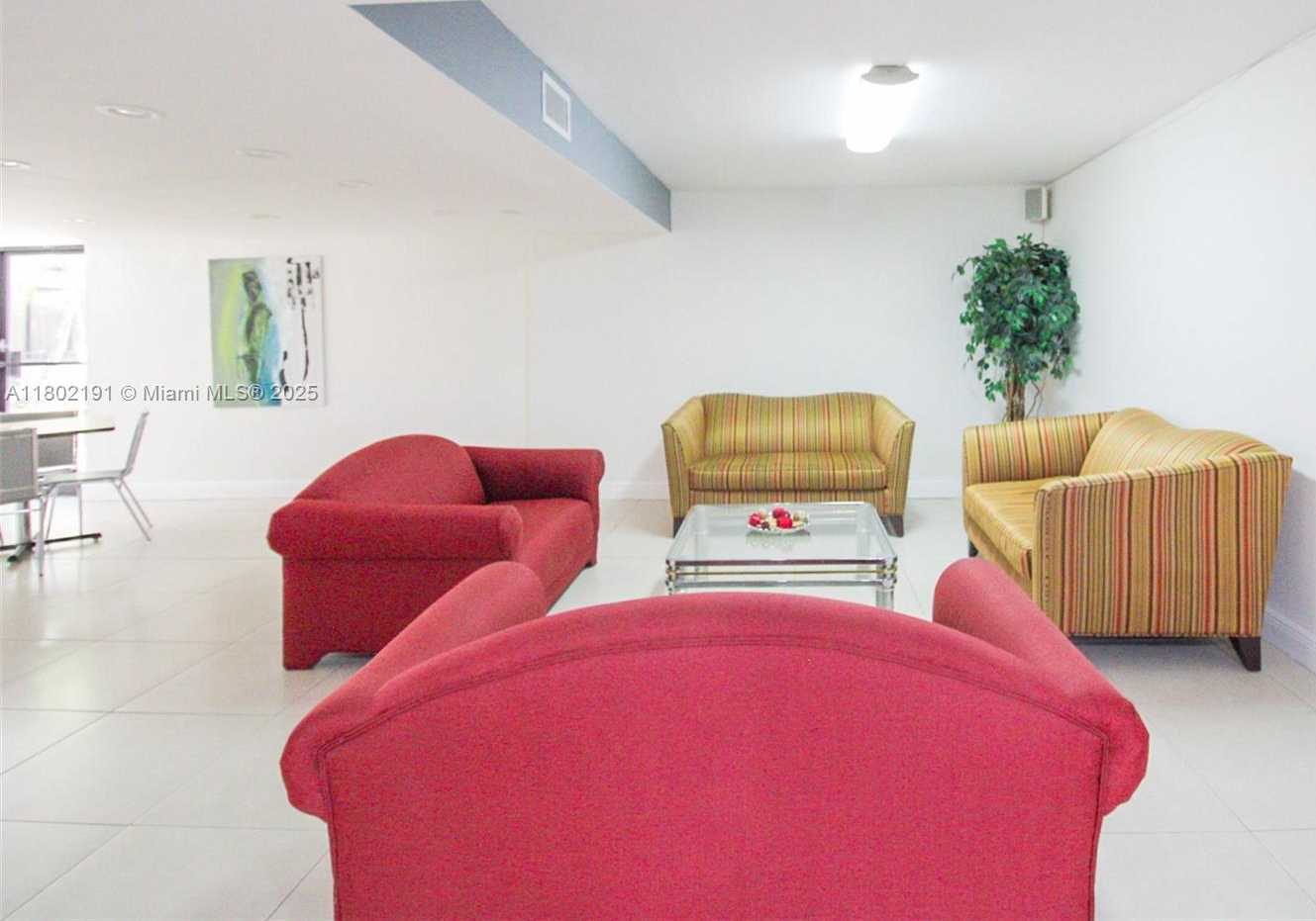Small Image of 13951 KENDALE LAKES CIR #103A, Miami Number 19
