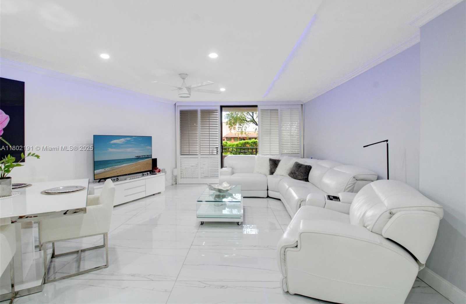 Small Image of 13951 KENDALE LAKES CIR #103A, Miami Number 2