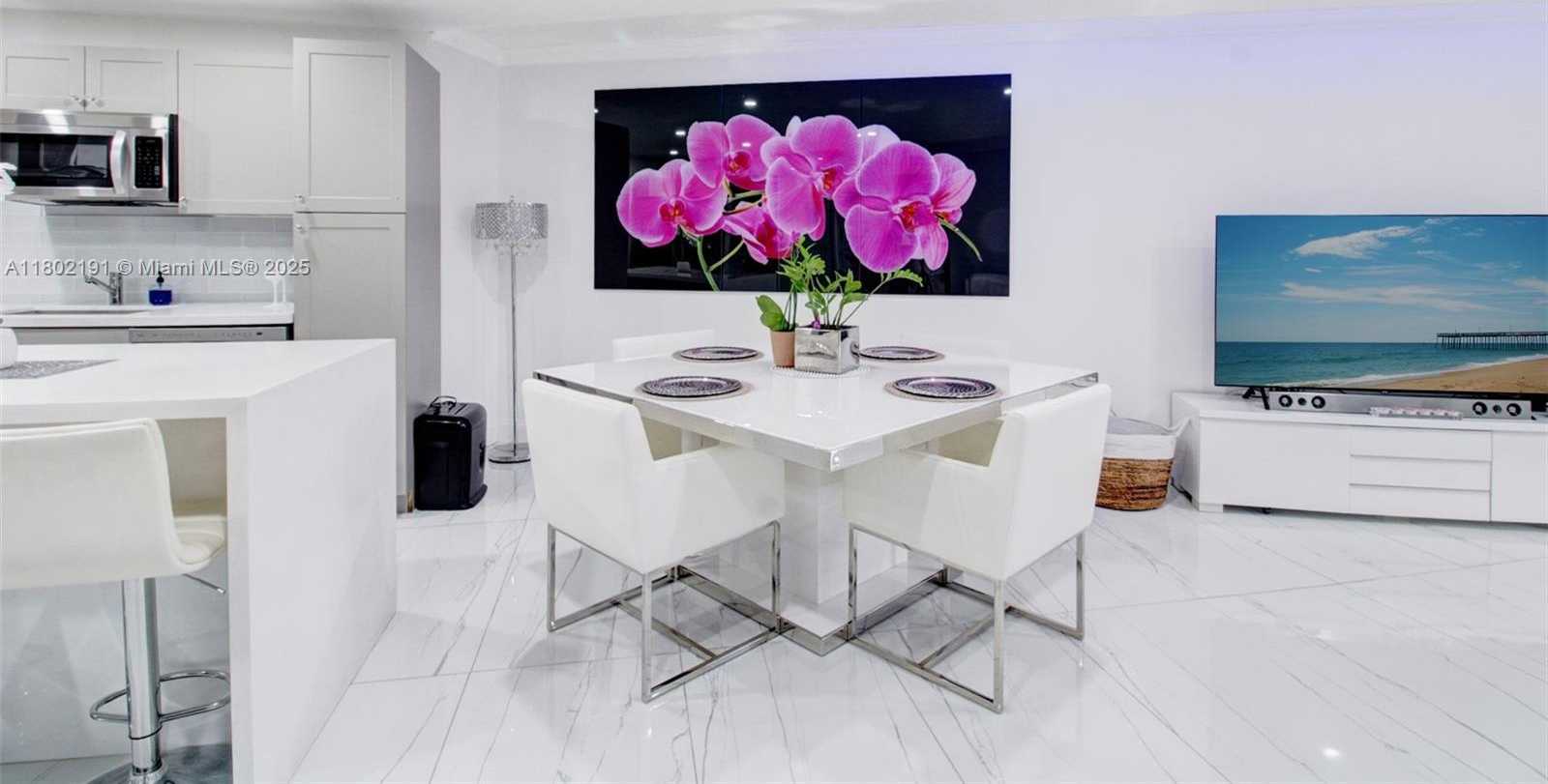 Small Image of 13951 KENDALE LAKES CIR #103A, Miami Number 5