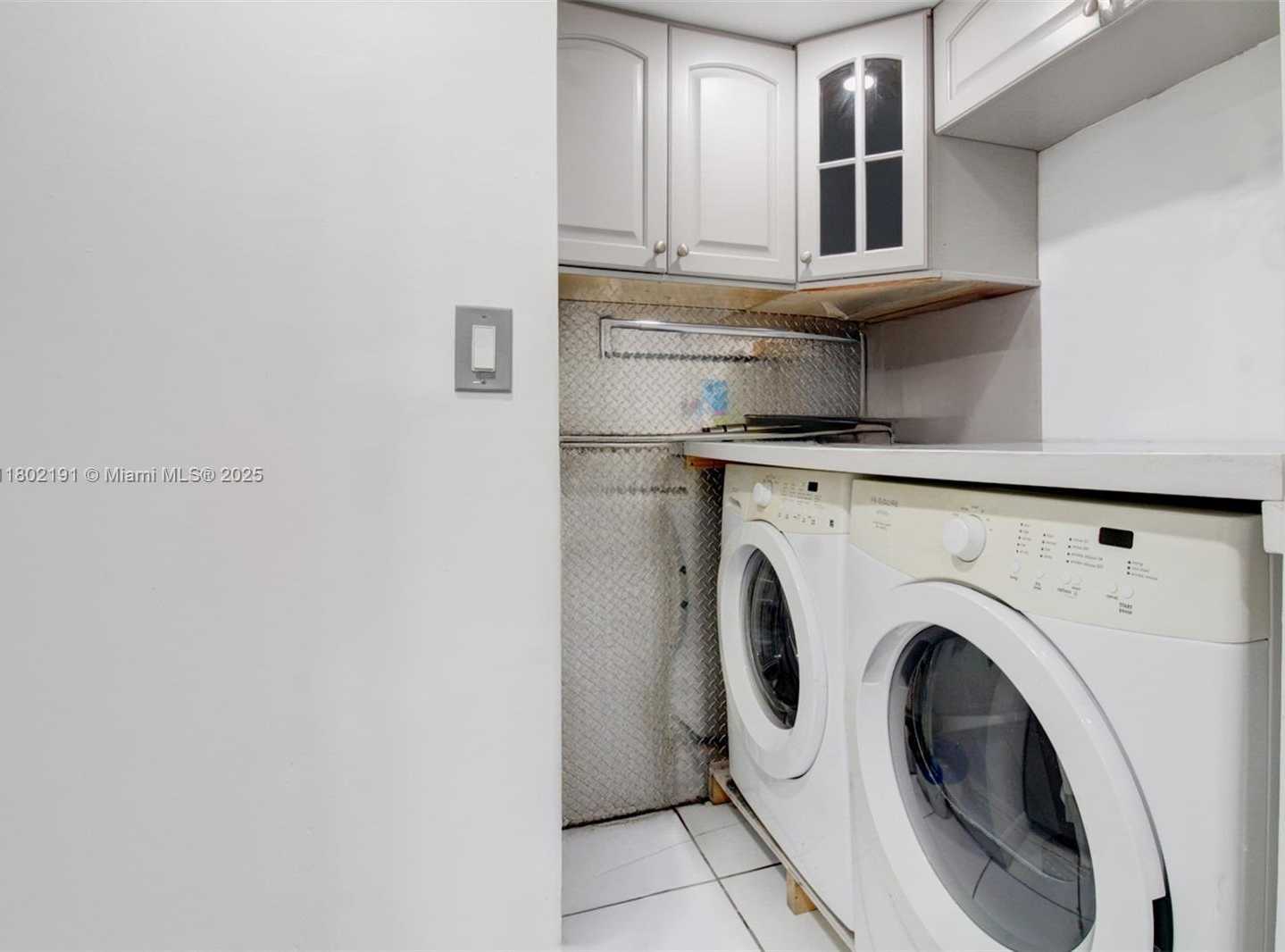 Small Image of 13951 KENDALE LAKES CIR #103A, Miami Number 9