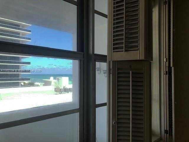 Small Image of 5825 COLLINS AVE #7D, Miami Beach Number 12