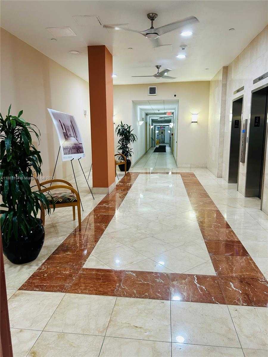 Small Image of 5825 COLLINS AVE #7D, Miami Beach Number 19