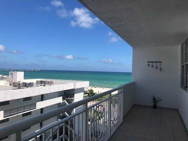 Small Image of 5825 COLLINS AVE #7D, Miami Beach Number 2
