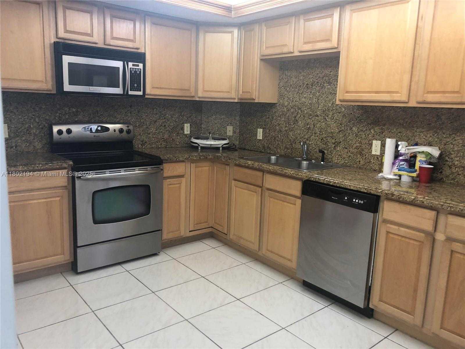 Small Image of 5825 COLLINS AVE #7D, Miami Beach Number 4