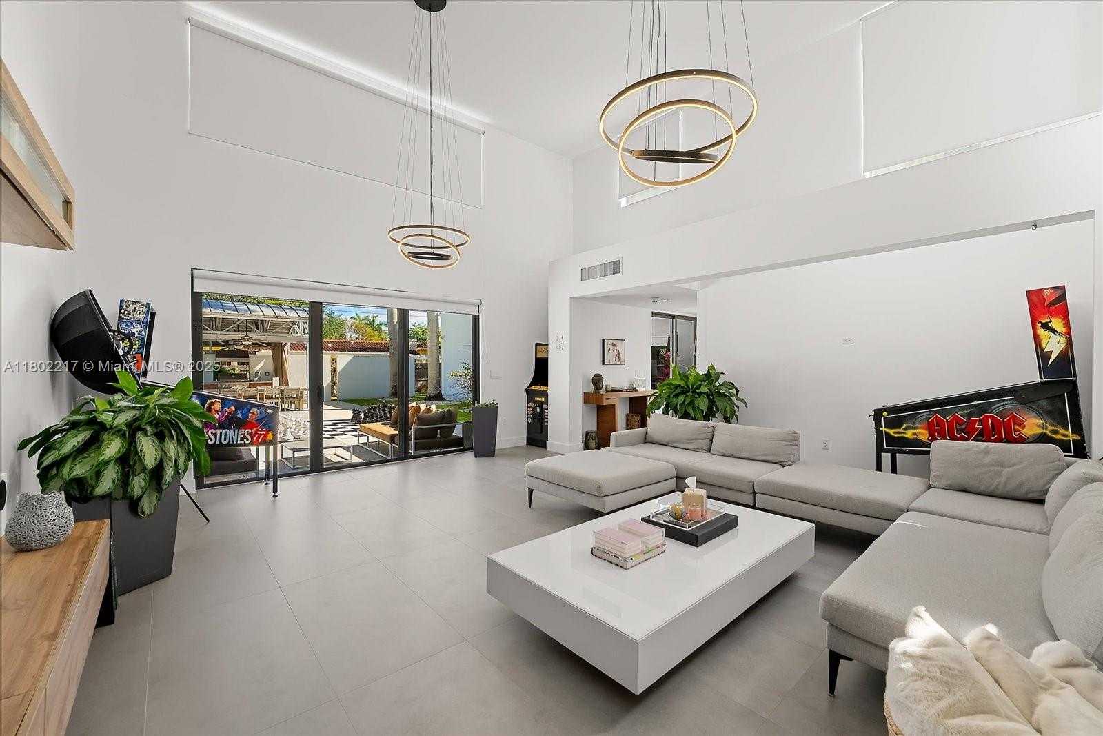 Small Image of 12624 SOUTH WEST 77TH AVE, Pinecrest Number 14