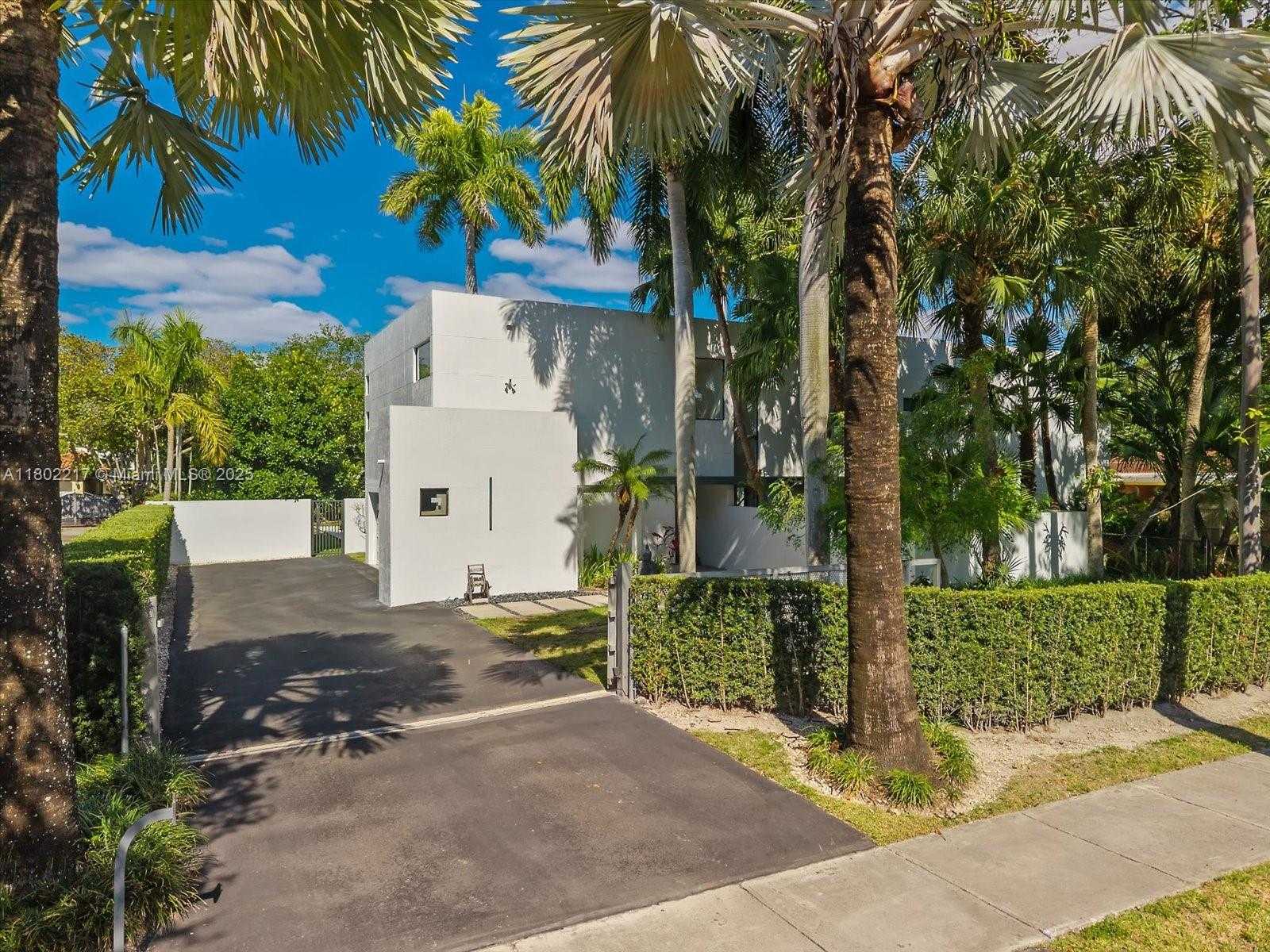 Small Image of 12624 SOUTH WEST 77TH AVE, Pinecrest Number 45