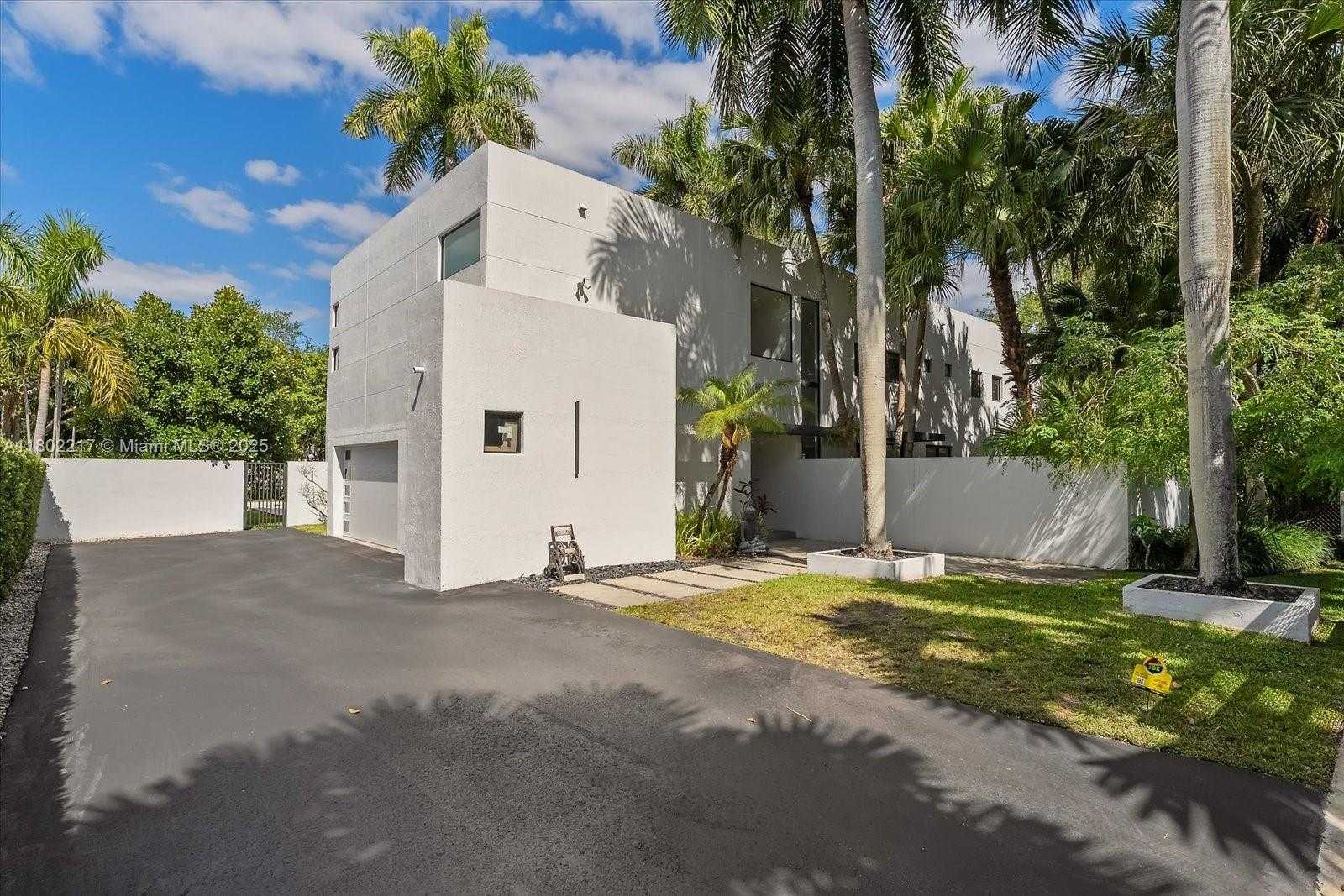Small Image of 12624 SOUTH WEST 77TH AVE, Pinecrest Number 46