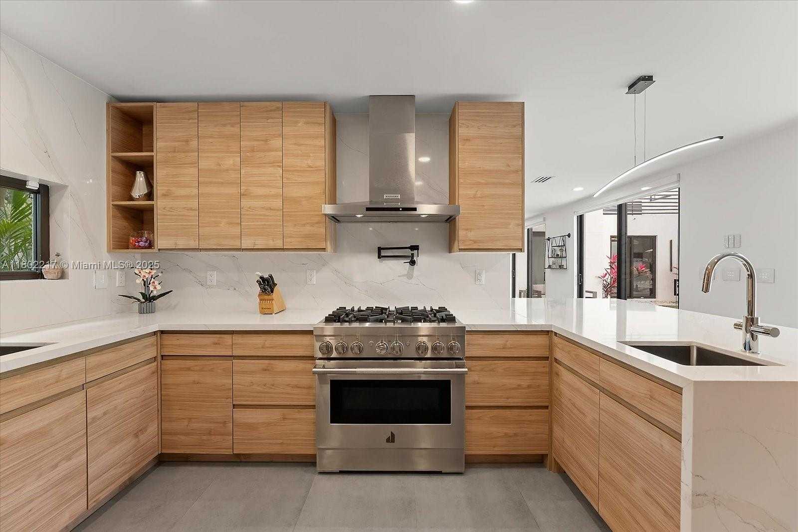 Small Image of 12624 SOUTH WEST 77TH AVE, Pinecrest Number 9