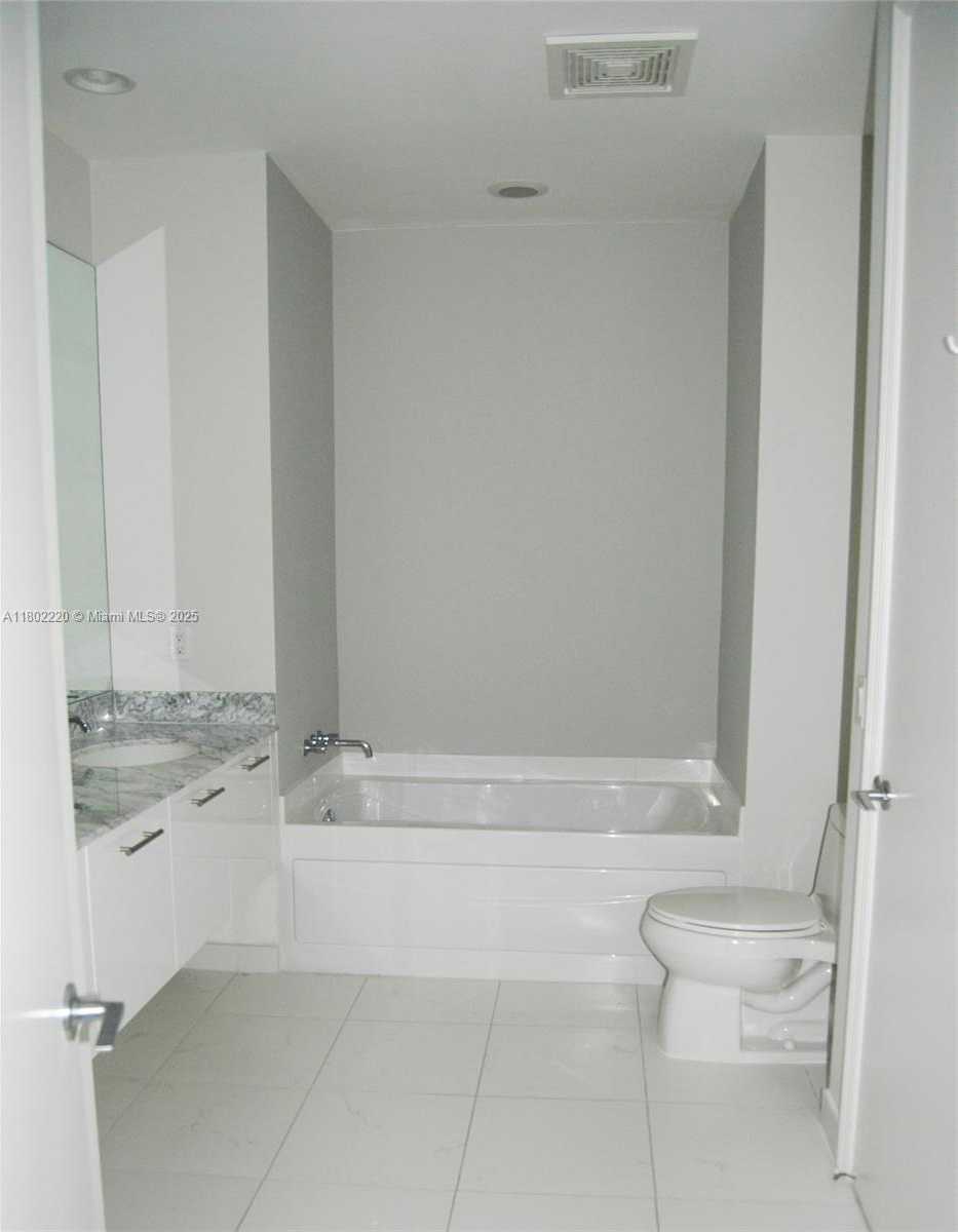Small Image of 55 SOUTH EAST 6TH ST #4310, Miami Number 5