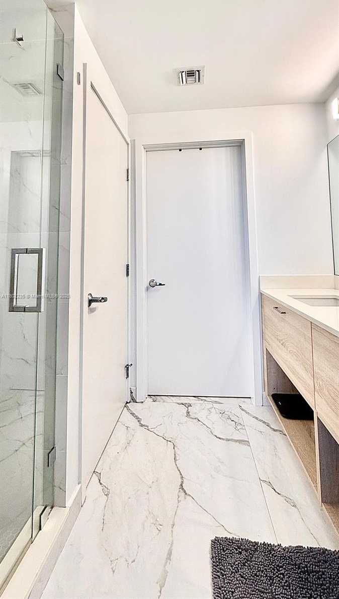 Small Image of 16385 BISCAYNE BLVD #2306, North Miami Beach Number 22