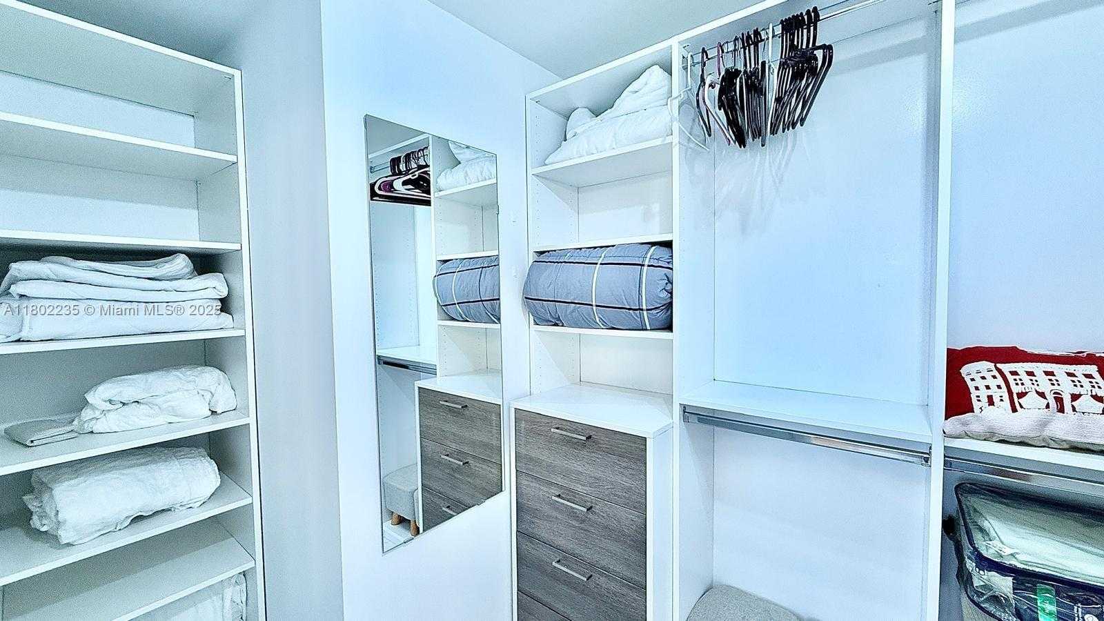 Small Image of 16385 BISCAYNE BLVD #2306, North Miami Beach Number 25