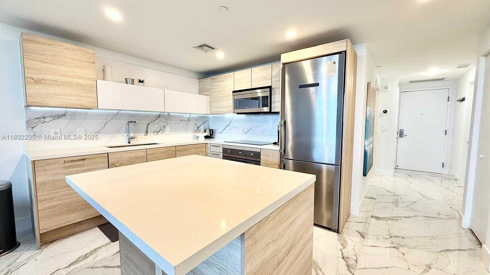 Small Image of 16385 BISCAYNE BLVD #2306, North Miami Beach Number 4