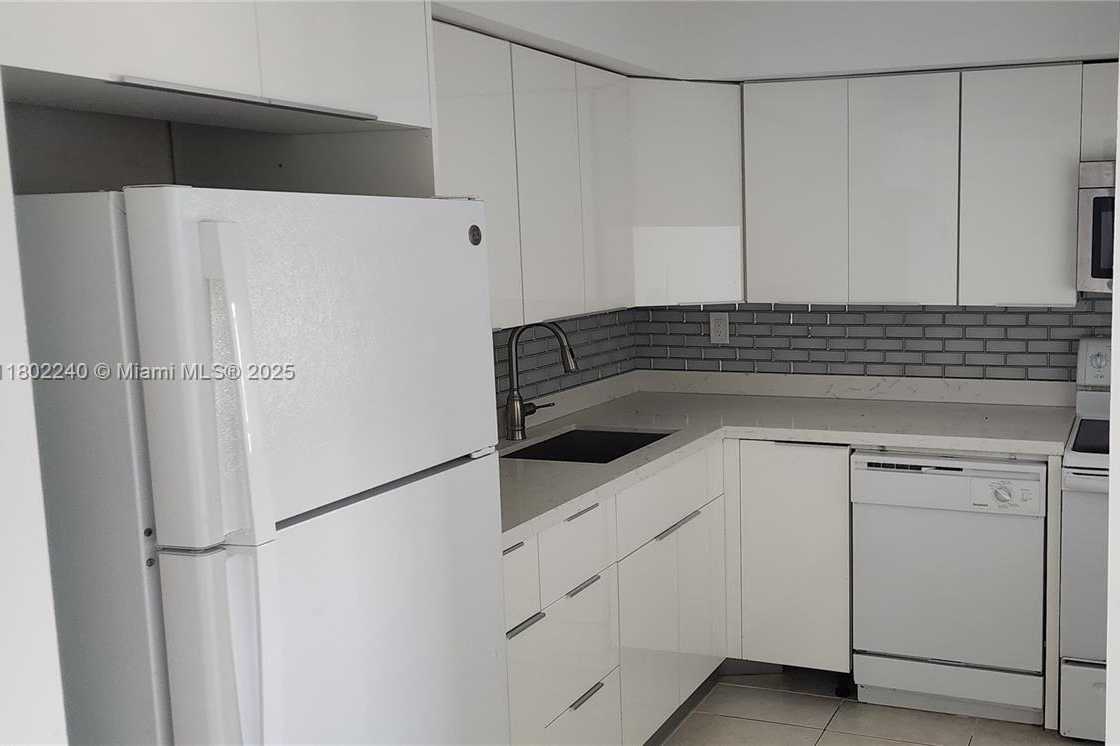 Small Image of 200 172ND ST #417, Sunny Isles Beach Number 3