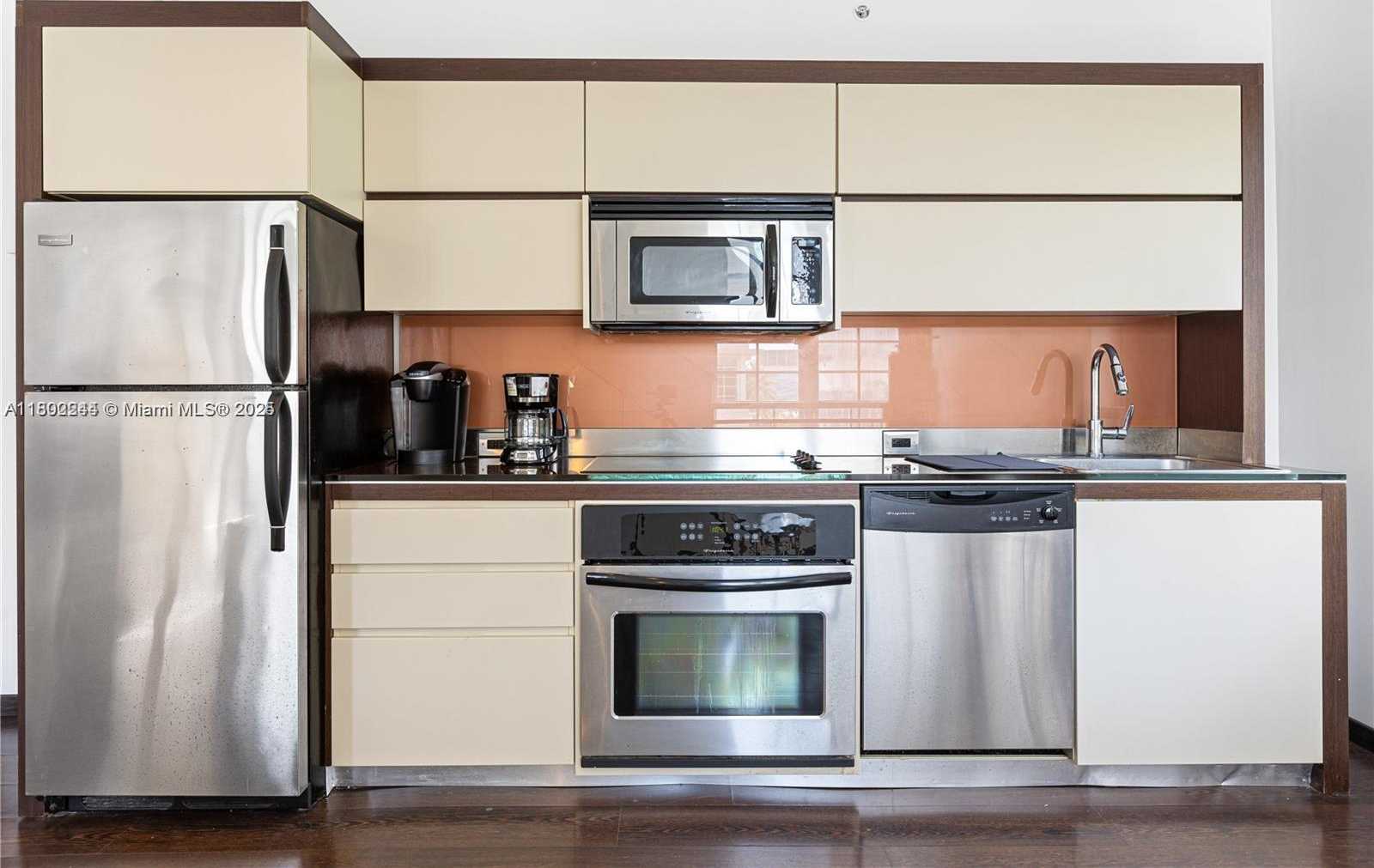 Small Image of 435 21ST ST #308, Miami Beach Number 3