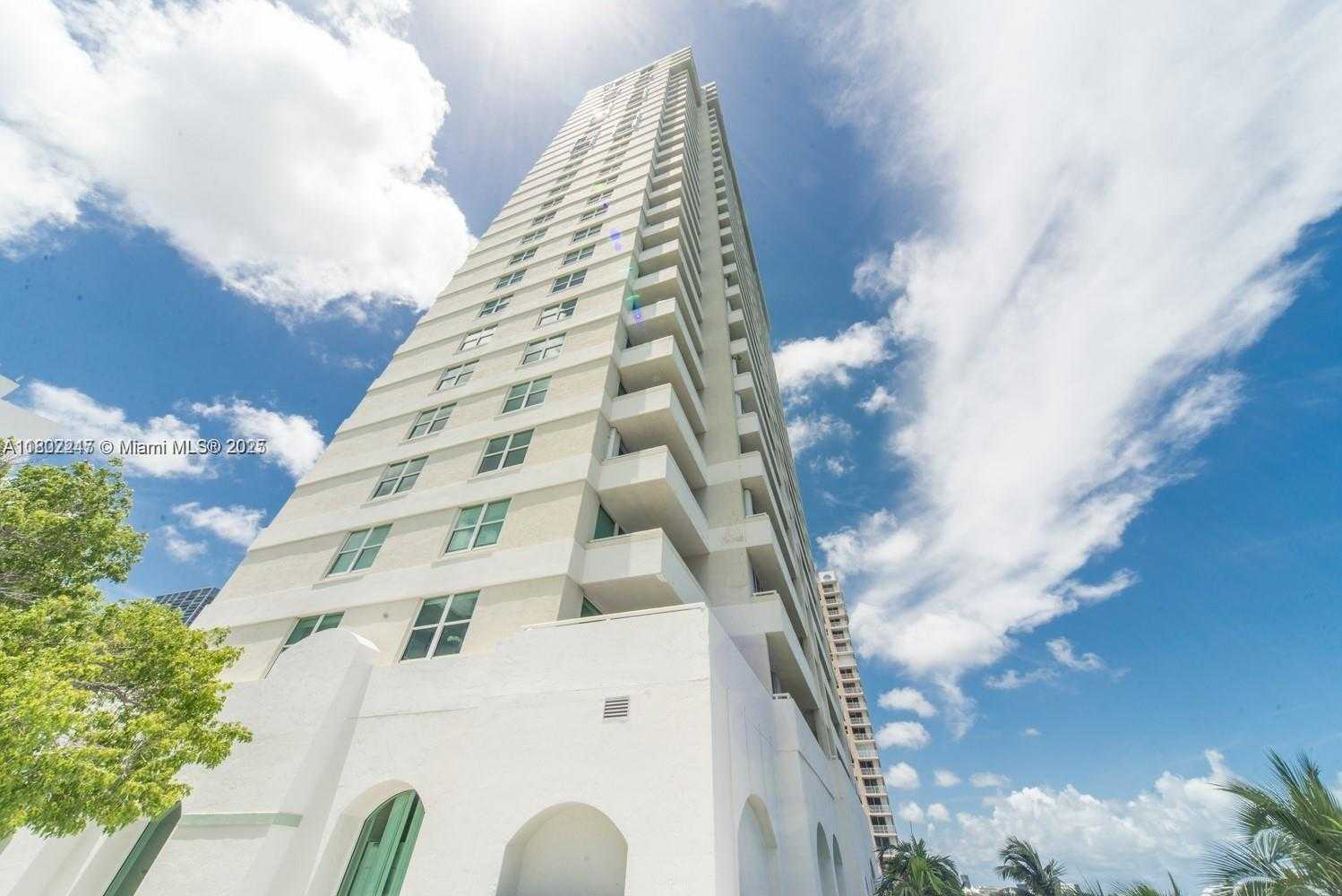 Small Image of 800 CLAUGHTON ISLAND DR #603, Miami Number 2