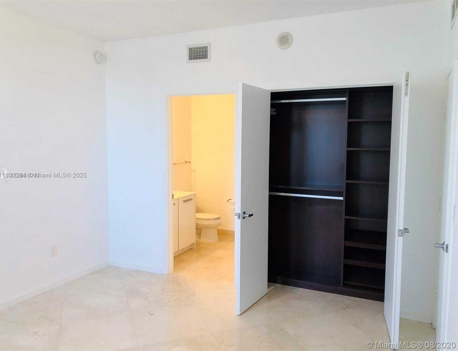 Small Image of 1060 BRICKELL AVE #3917, Miami Number 12