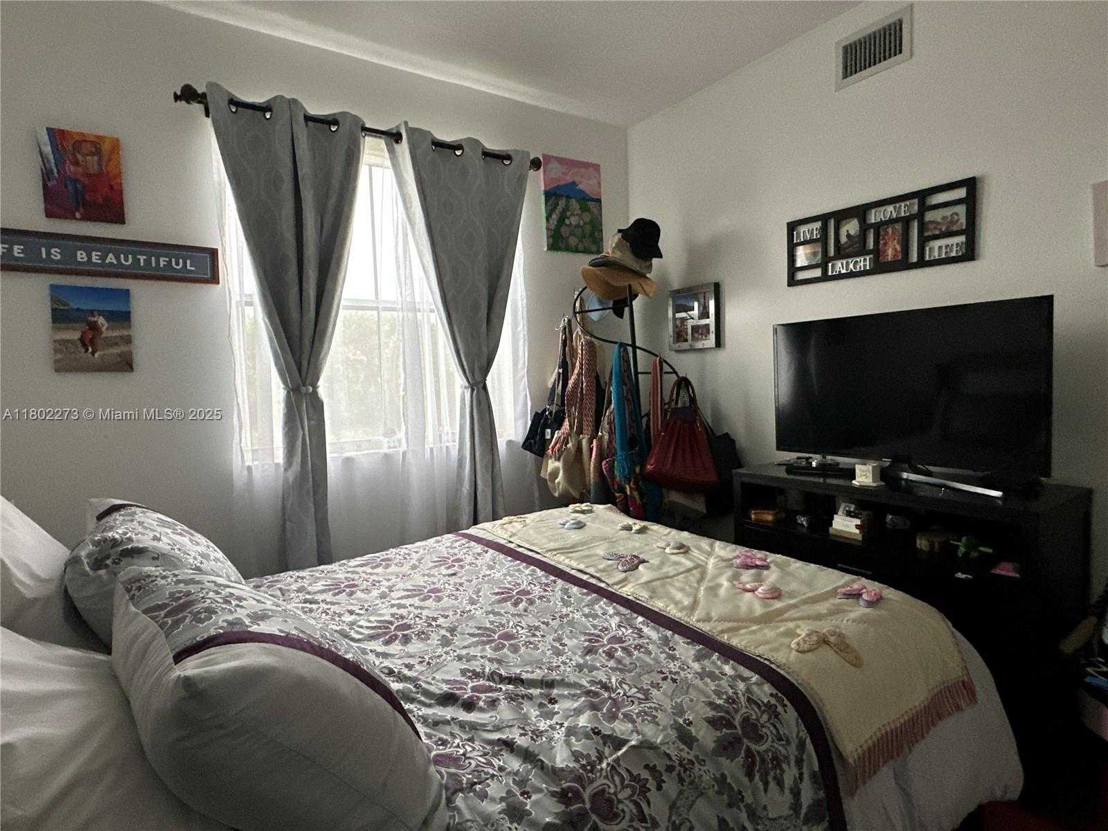 Small Image of 6380 NORTH WEST 114TH AVE #305, Doral Number 3