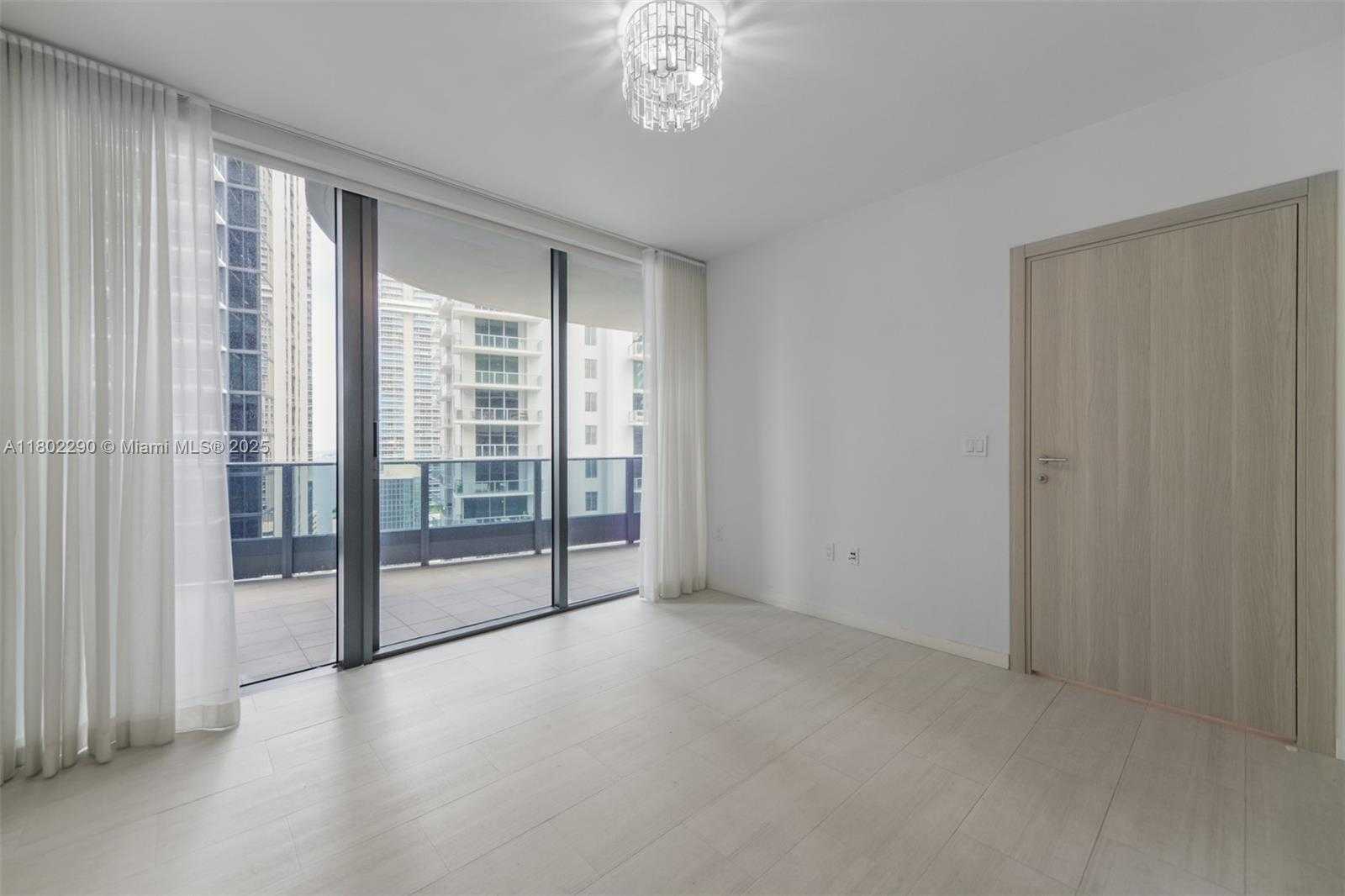 Small Image of 1000 BRICKELL PLZ #2803, Miami Number 12