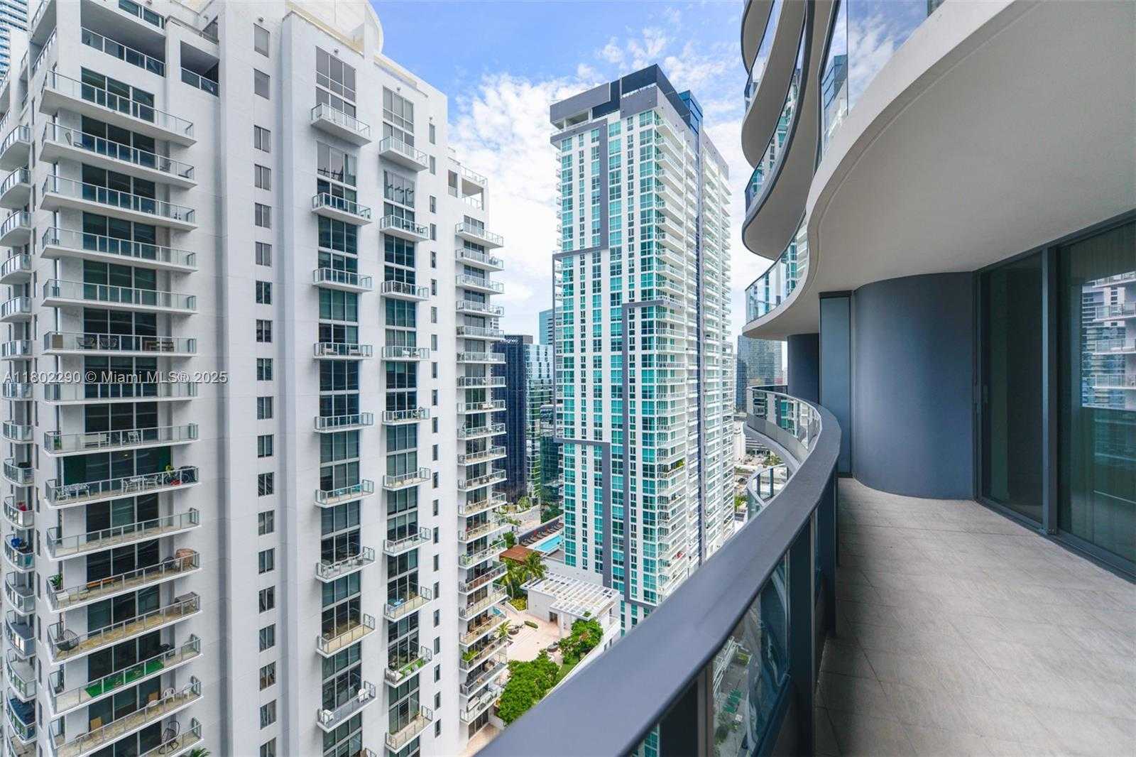Small Image of 1000 BRICKELL PLZ #2803, Miami Number 3