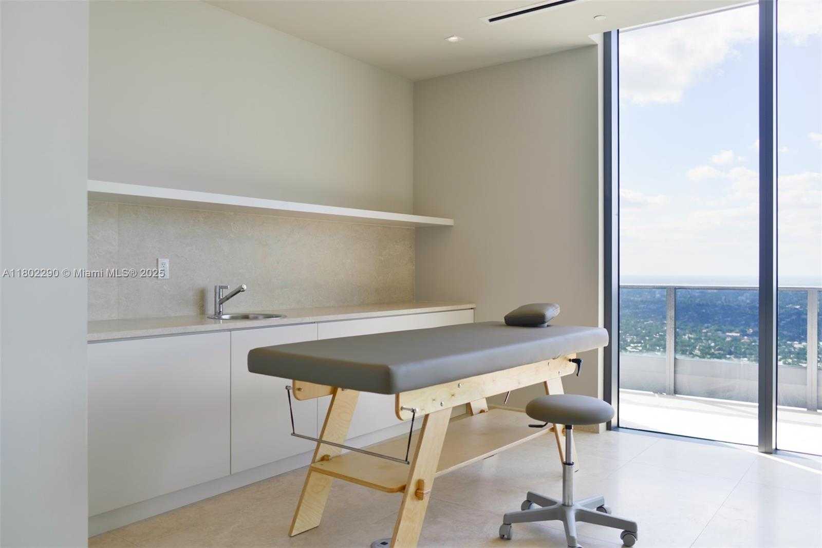 Small Image of 1000 BRICKELL PLZ #2803, Miami Number 31