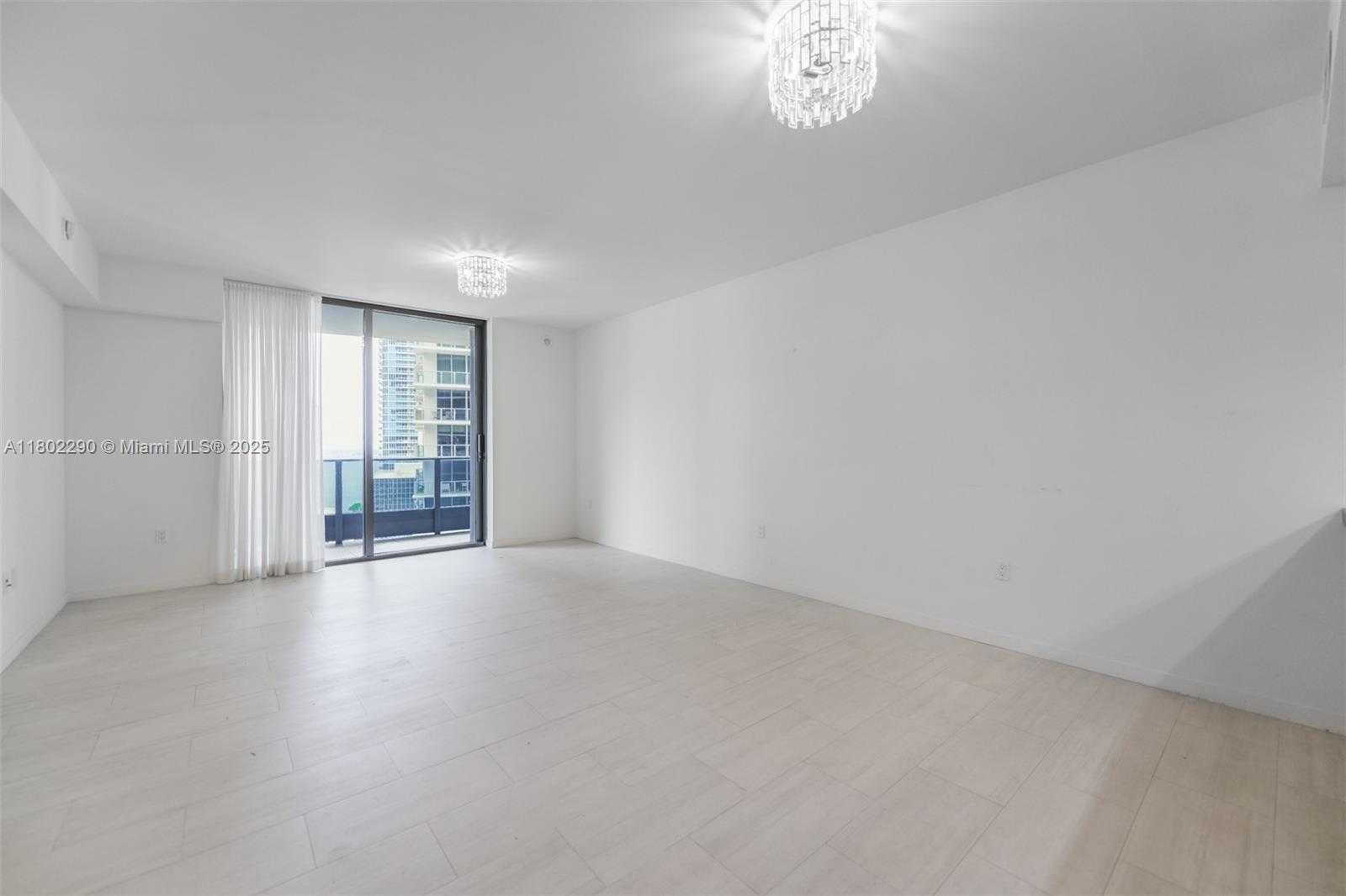 Small Image of 1000 BRICKELL PLZ #2803, Miami Number 5