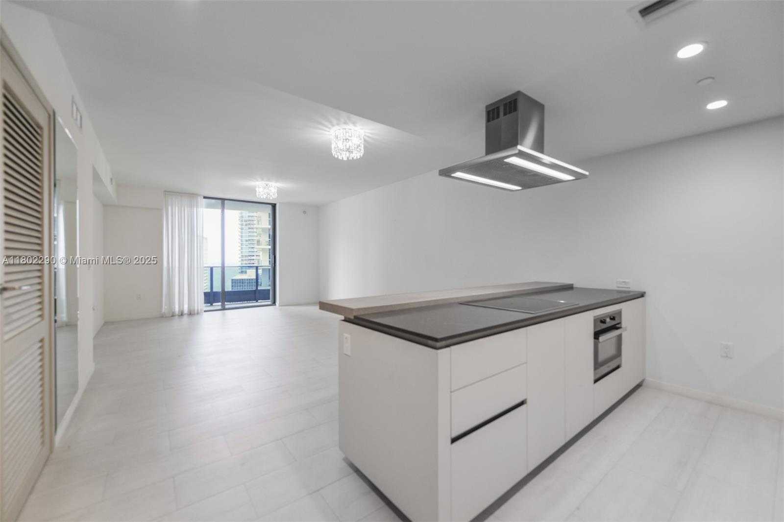 Small Image of 1000 BRICKELL PLZ #2803, Miami Number 6