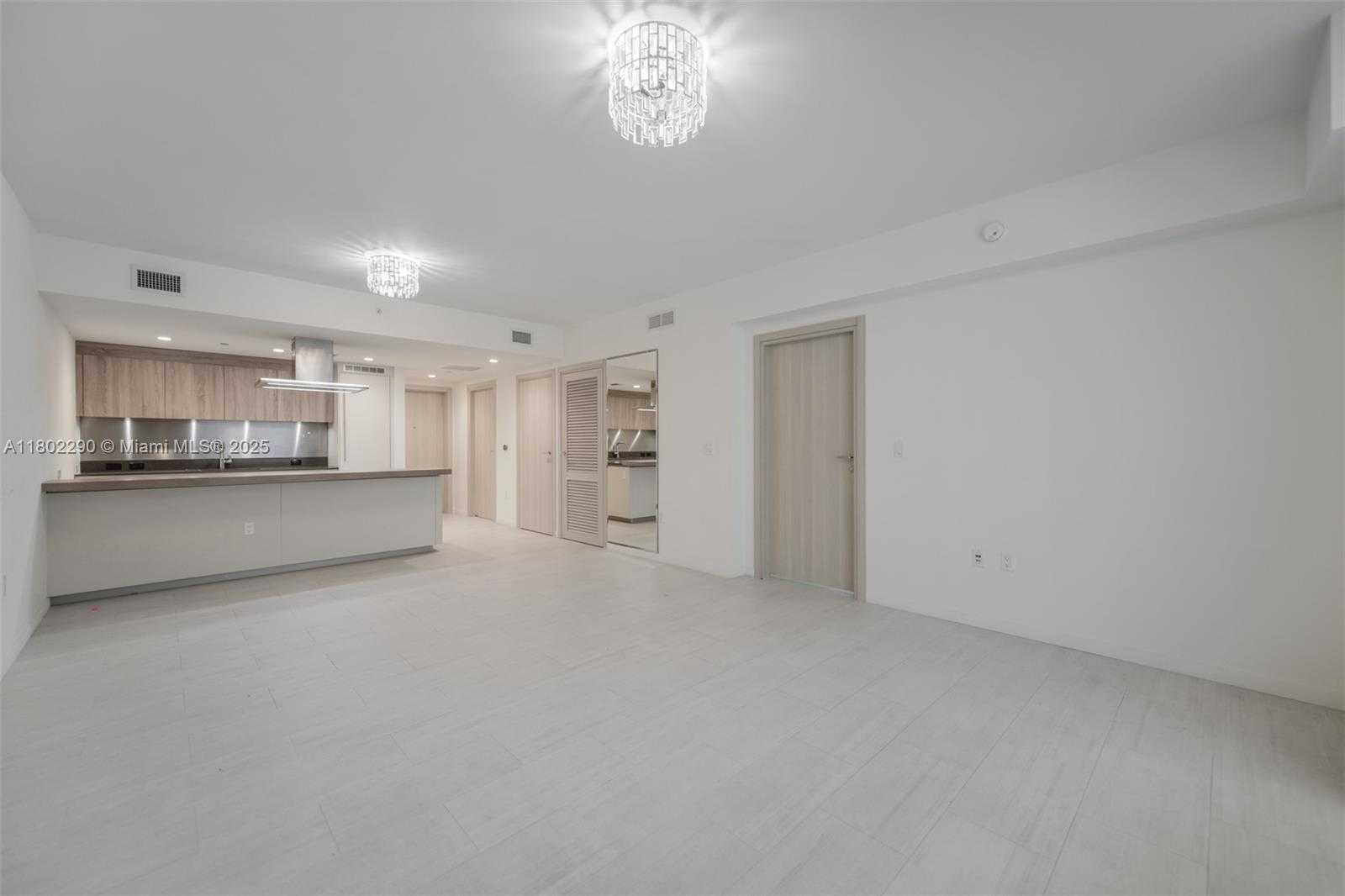 Small Image of 1000 BRICKELL PLZ #2803, Miami Number 7