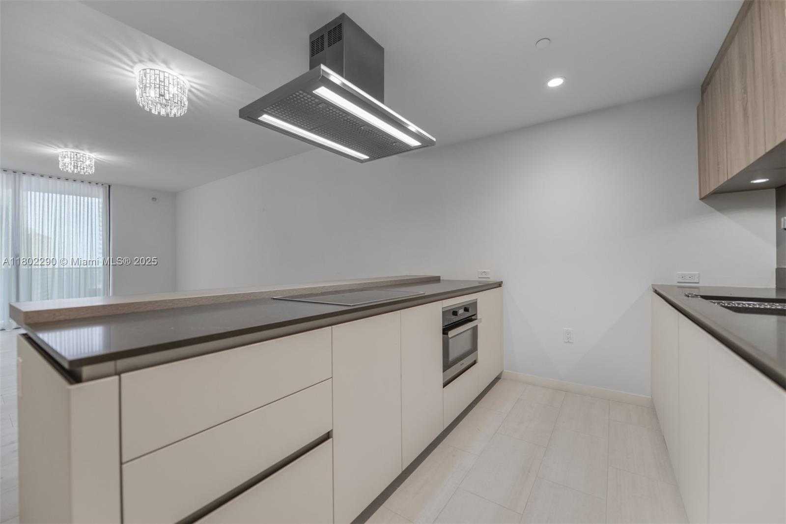 Small Image of 1000 BRICKELL PLZ #2803, Miami Number 9