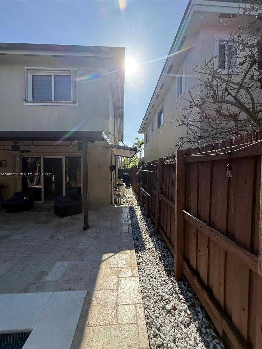 Small Image of 239 SOUTH EAST 31ST TER, Homestead Number 27