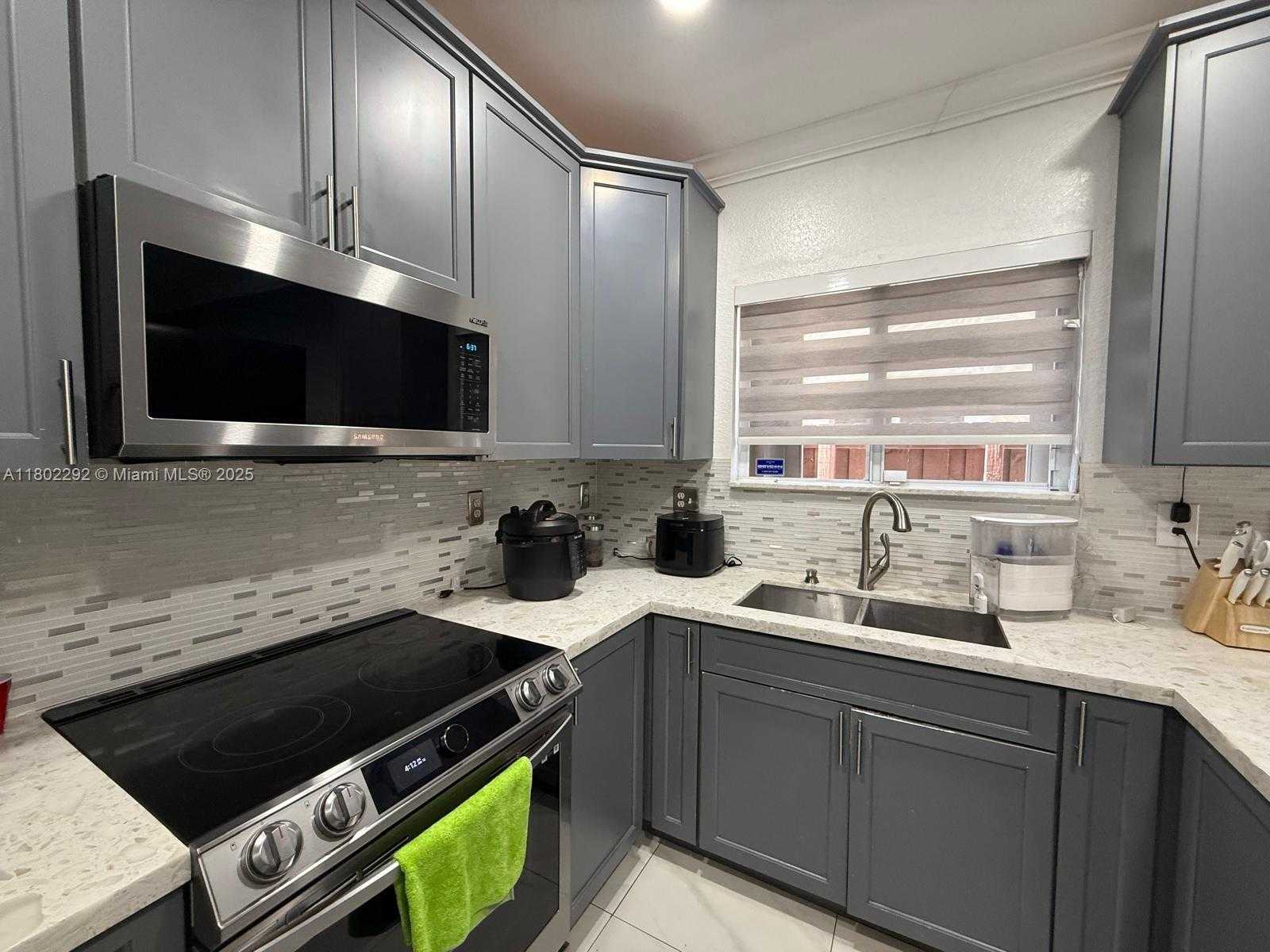 Small Image of 239 SOUTH EAST 31ST TER, Homestead Number 39