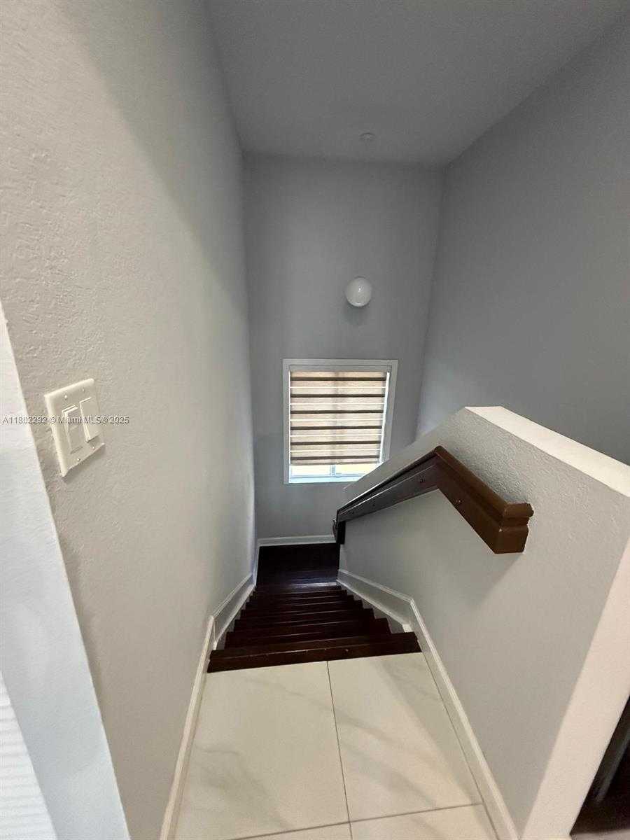 Small Image of 239 SOUTH EAST 31ST TER, Homestead Number 6