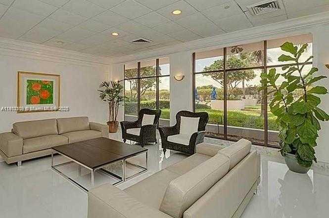 Small Image of 5700 COLLINS AVE #4N, Miami Beach Number 2