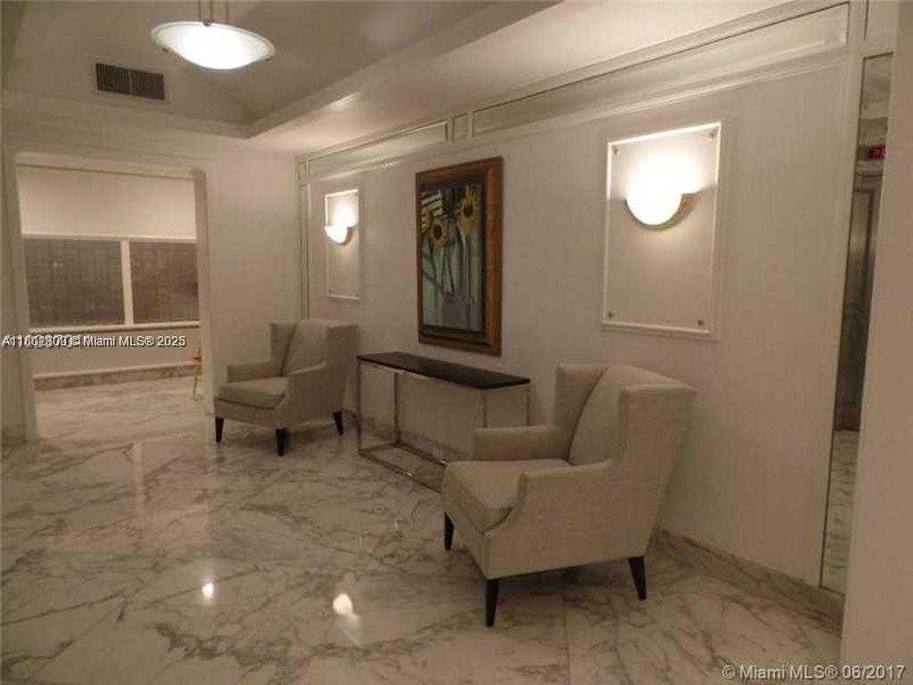 Small Image of 5700 COLLINS AVE #4N, Miami Beach Number 26