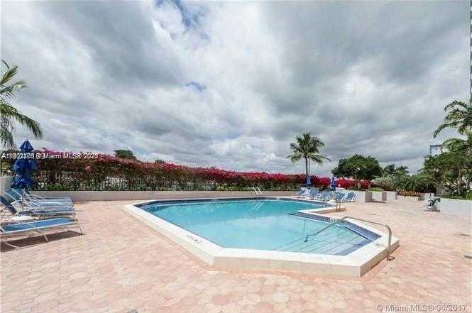 Small Image of 5700 COLLINS AVE #4N, Miami Beach Number 30