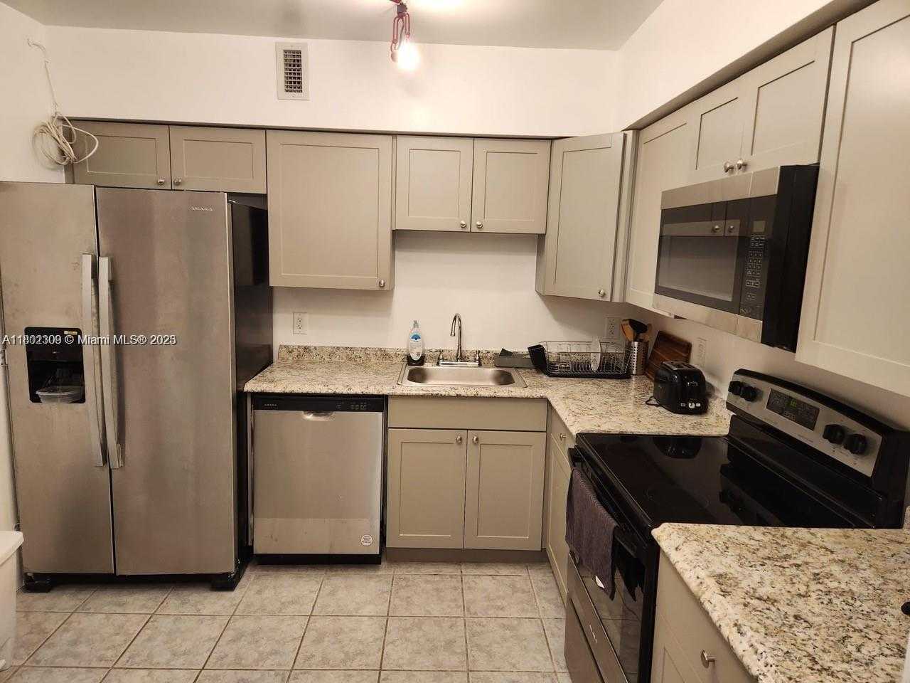 Small Image of 5700 COLLINS AVE #4N, Miami Beach Number 9