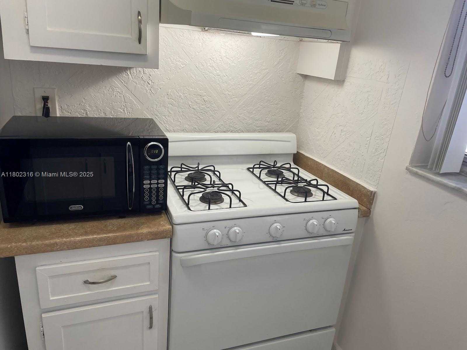 Small Image of 1655 WEST 44TH PL #210, Hialeah Number 10