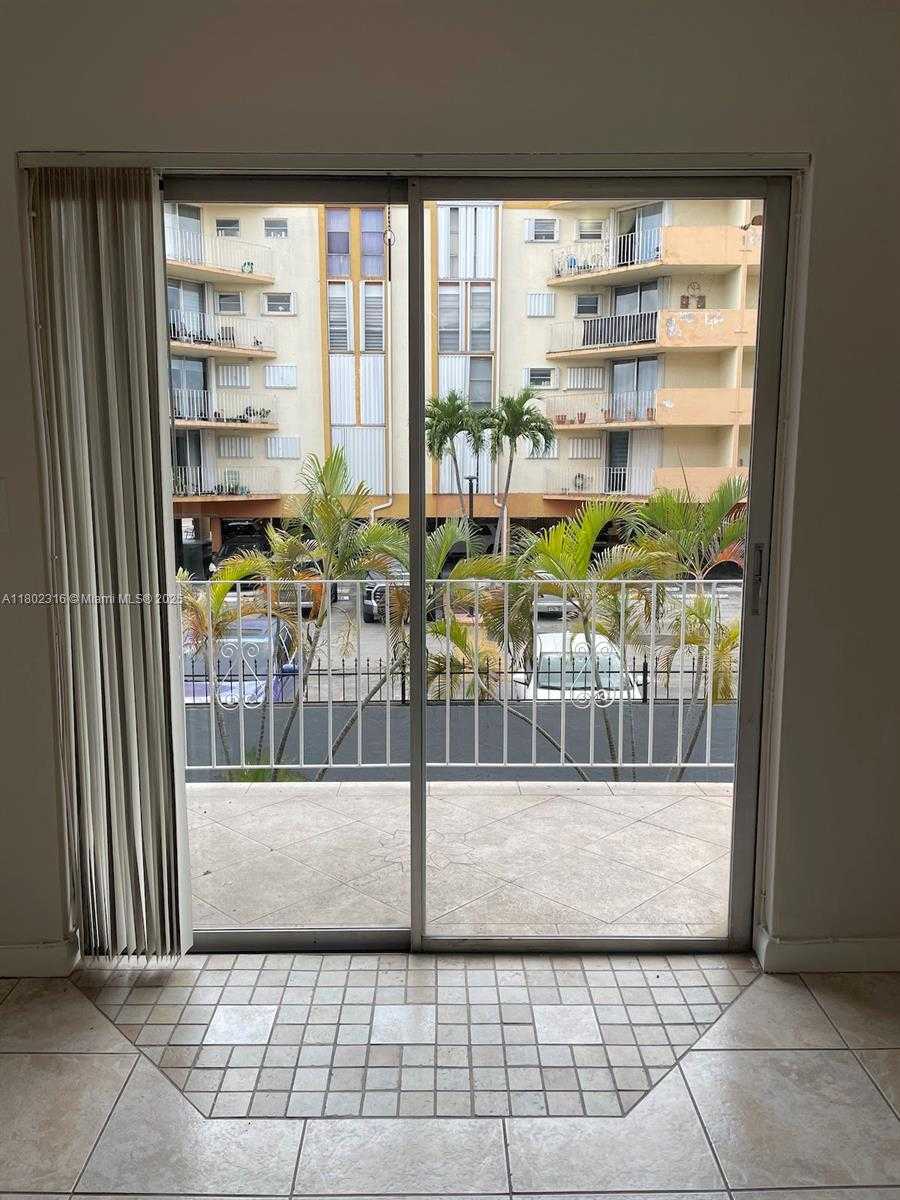 Small Image of 1655 WEST 44TH PL #210, Hialeah Number 14