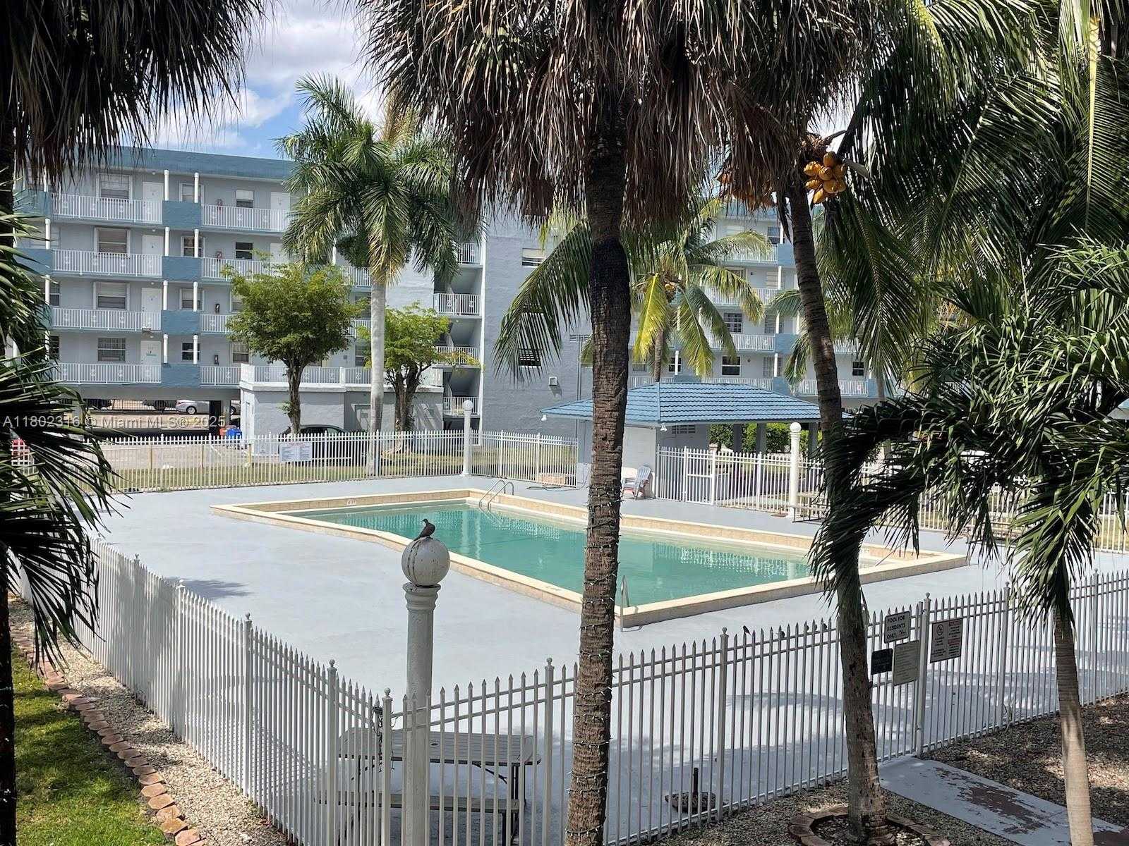 Small Image of 1655 WEST 44TH PL #210, Hialeah Number 19